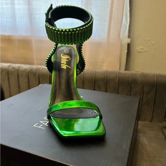 SHEIN Vibrant Green Strappy Heels - Picture 4 of 5